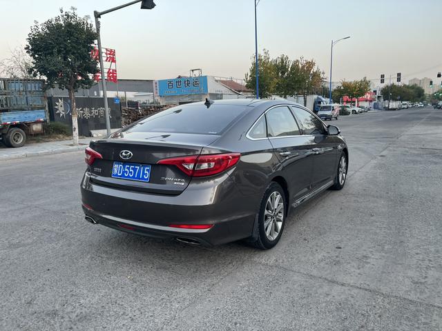 Hyundai Sonata nine