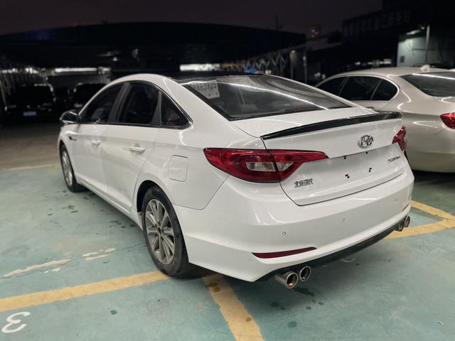 Hyundai Sonata nine