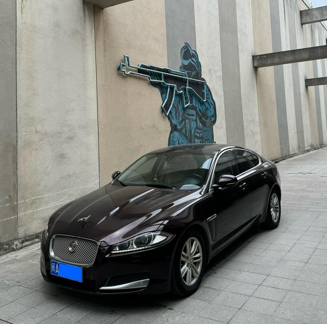 Jaguar XF