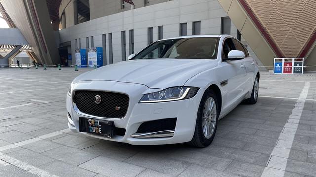 Jaguar XF