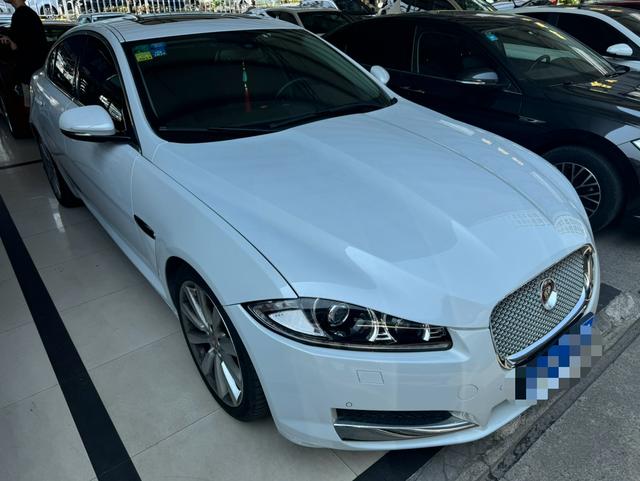 Jaguar XF