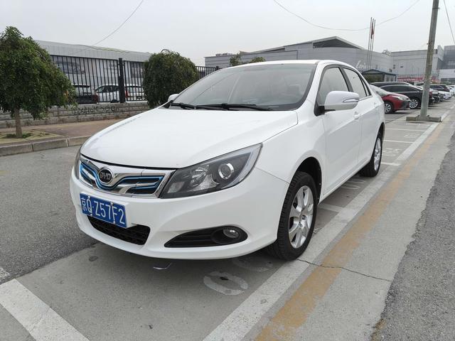 BYD e5