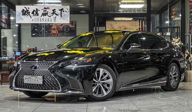 Lexus LS