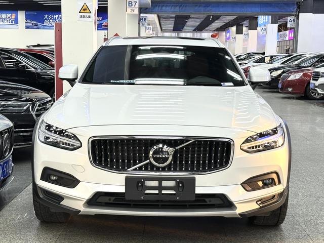 Volvo V90