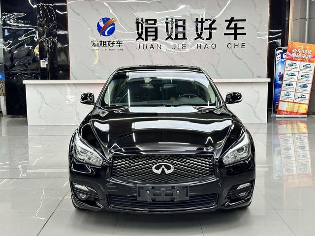 Infiniti Q70