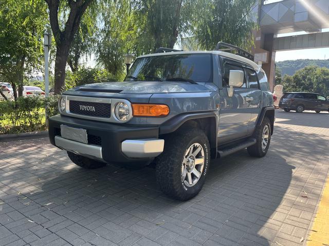 Toyota FJ Cruiser