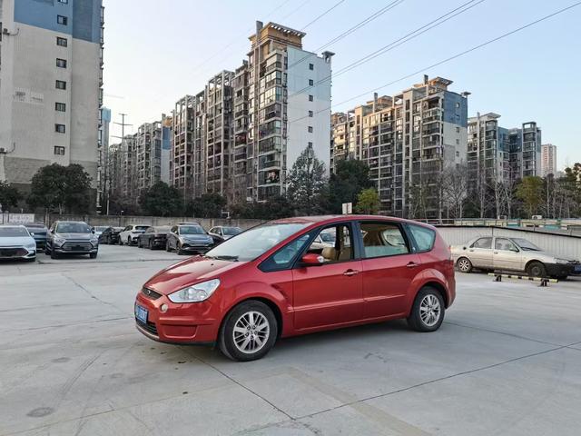 Ford Max