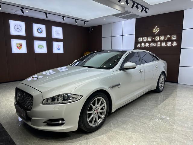 Jaguar XJ