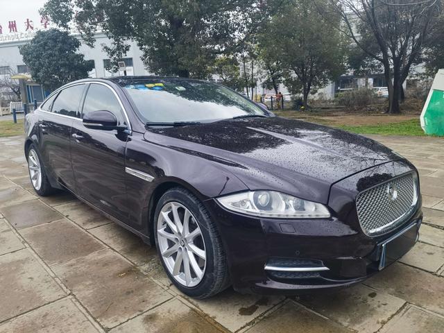 Jaguar XJ