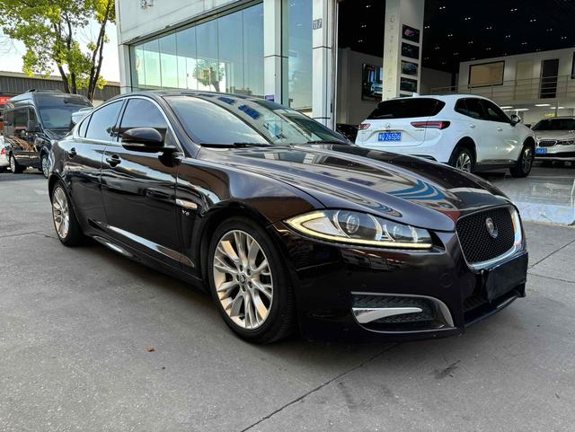 Jaguar XF