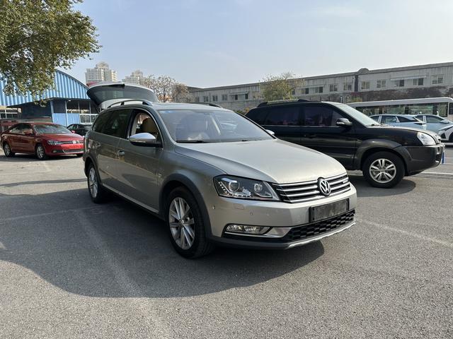 Volkswagen Magotan (imported)