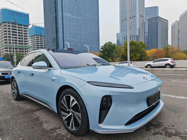 NIO ET5