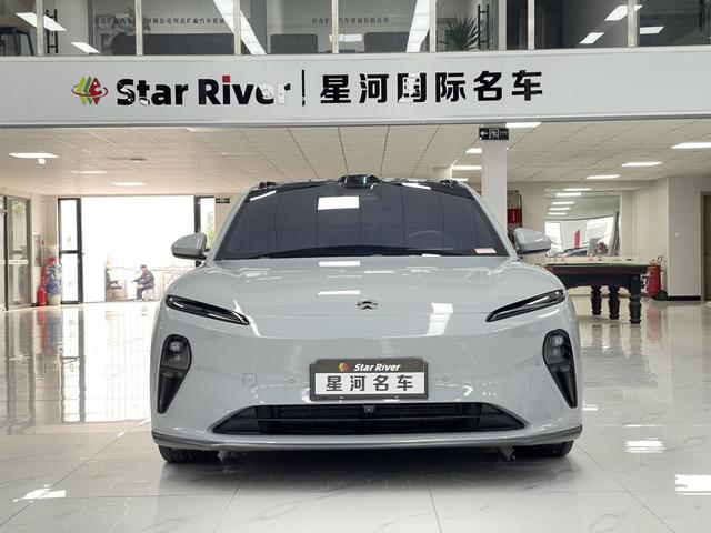 NIO ET5