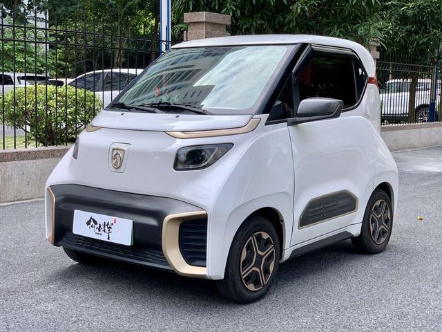 Baojun E200