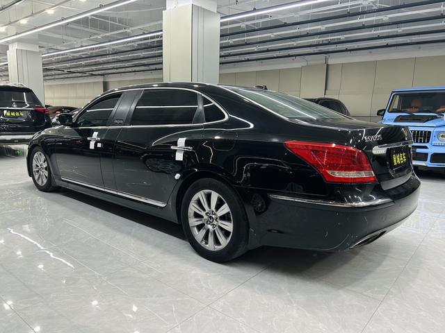 Hyundai Equus