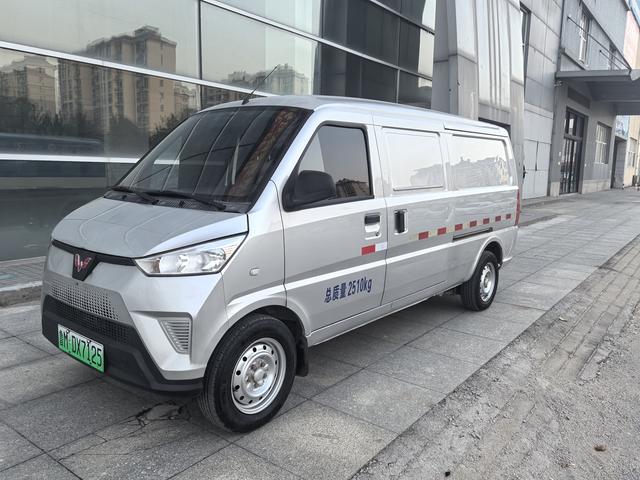 Wuling EV50