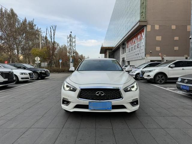 Infiniti Q50L