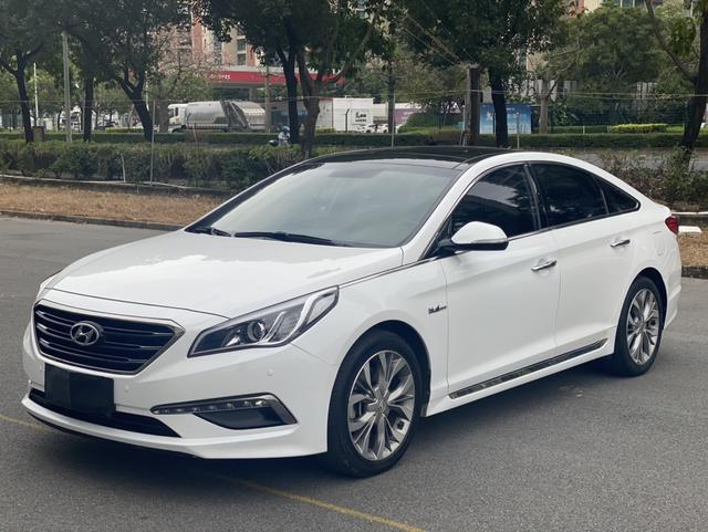 Hyundai Sonata nine