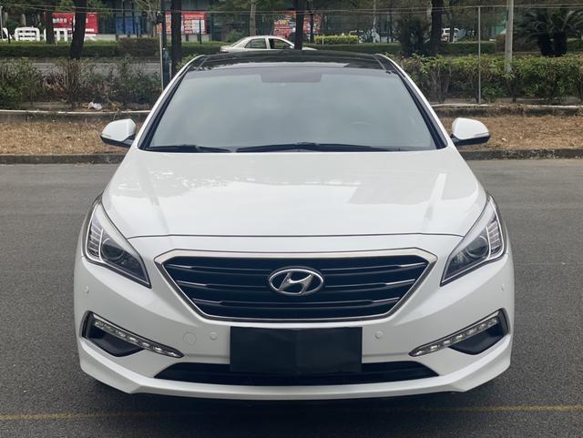 Hyundai Sonata nine