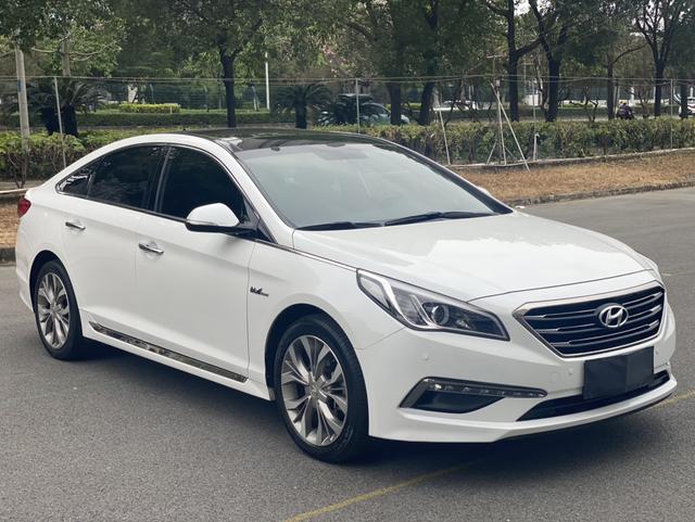 Hyundai Sonata nine