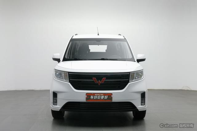 Wuling Hongguang PLUS