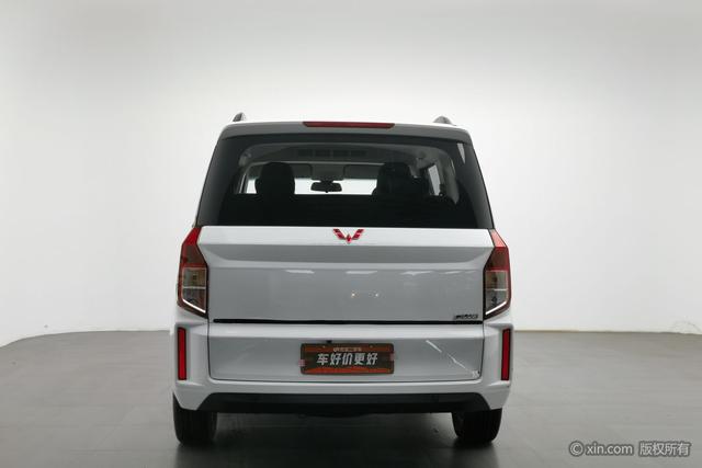 Wuling Hongguang PLUS