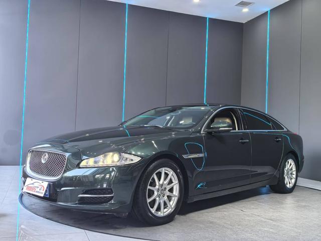 Jaguar XJ