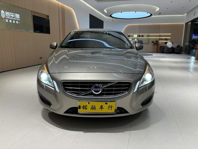 Volvo S60 (imported)