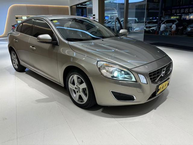 Volvo S60 (imported)