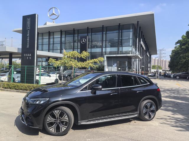 Mercedes-Benz EQE SUV