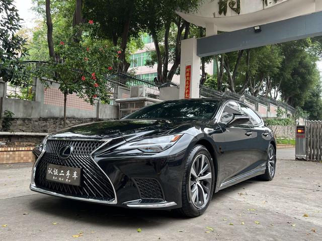 Lexus LS