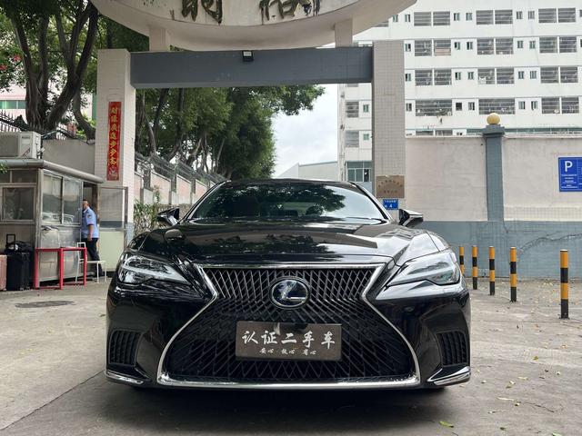 Lexus LS