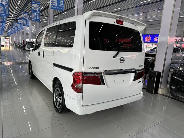 Nissan NV200