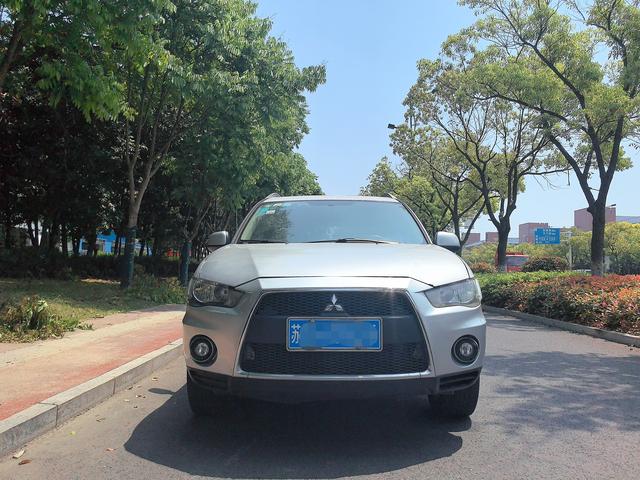 Mitsubishi Outlander (imported)