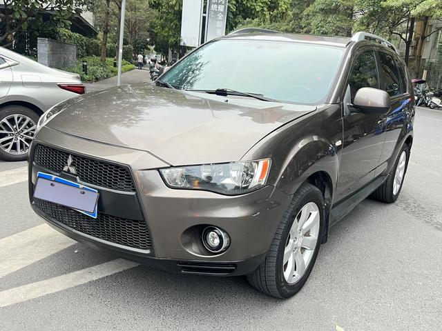 Mitsubishi Outlander (imported)