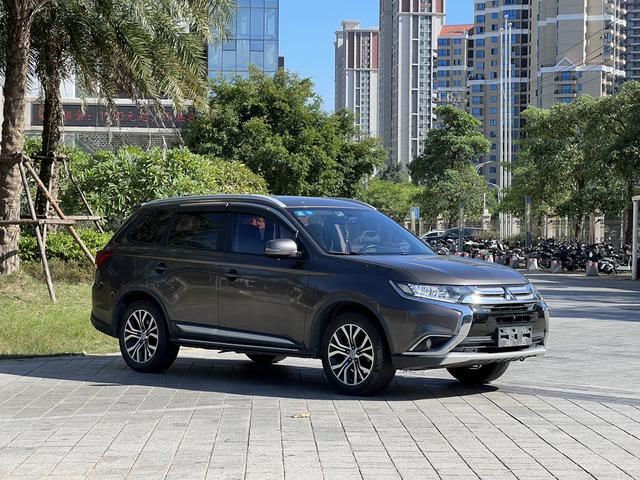 Mitsubishi Outlander