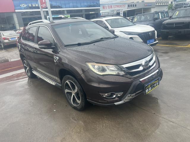 BYD S7