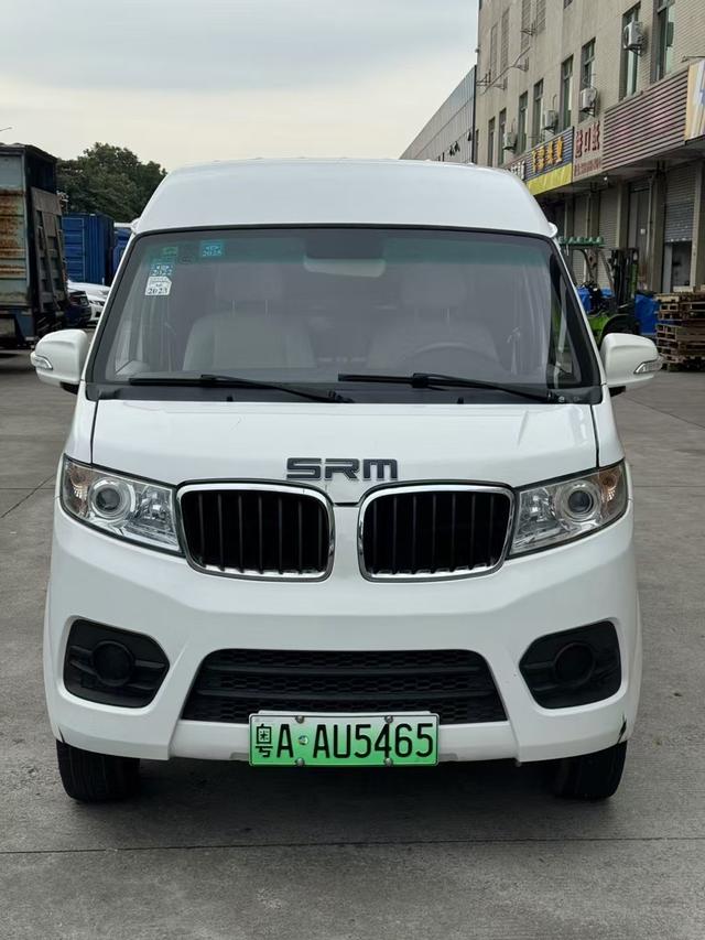 SRM Xinyuan Hiace EV