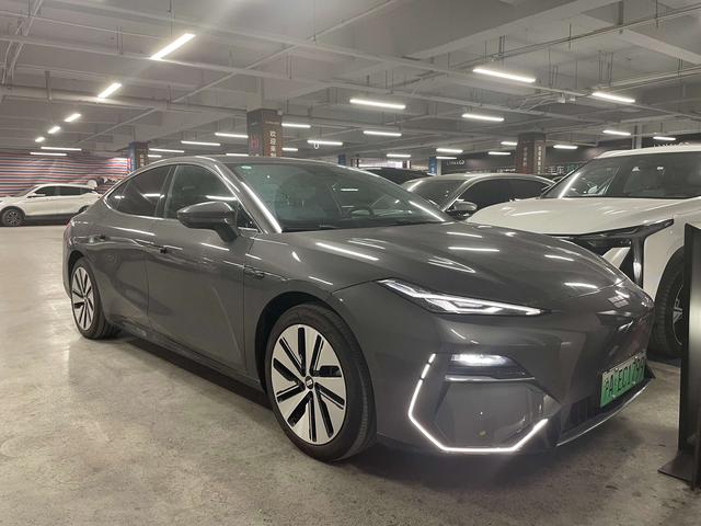 Geely Galaxy E8