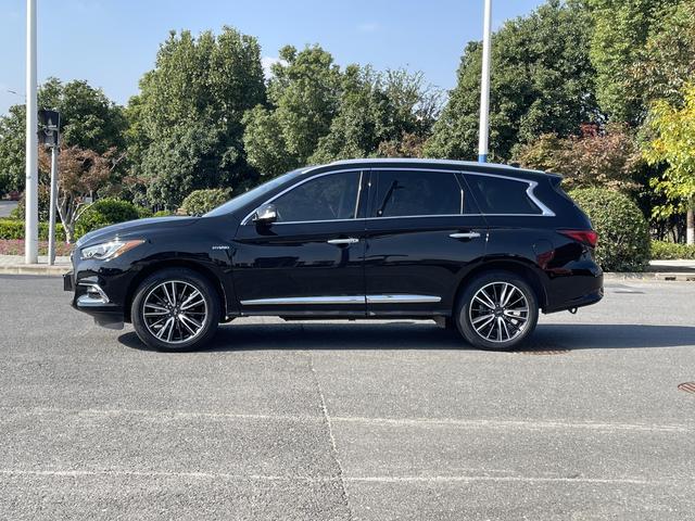 Infiniti QX60 (imported)