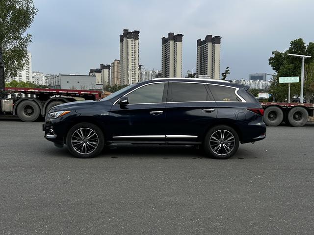 Infiniti QX60 (imported)