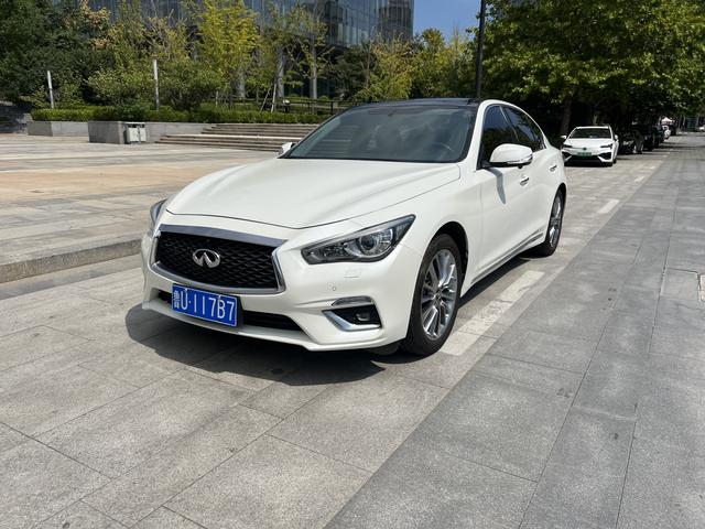 Infiniti Q50L