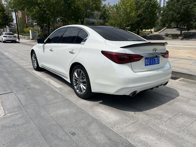 Infiniti Q50L