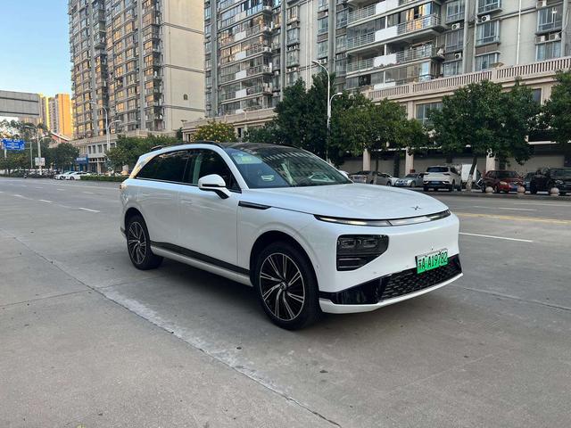 Xpeng G9