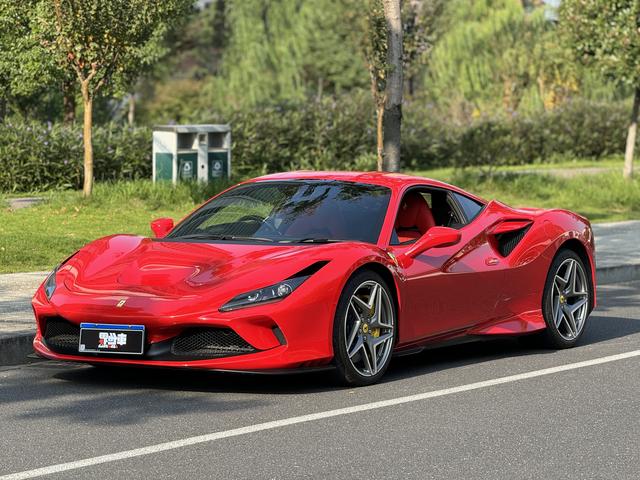 Ferrari F8