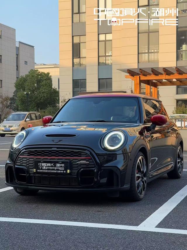 MINI JCW