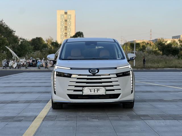 GAC Trumpchi E8 PHEV