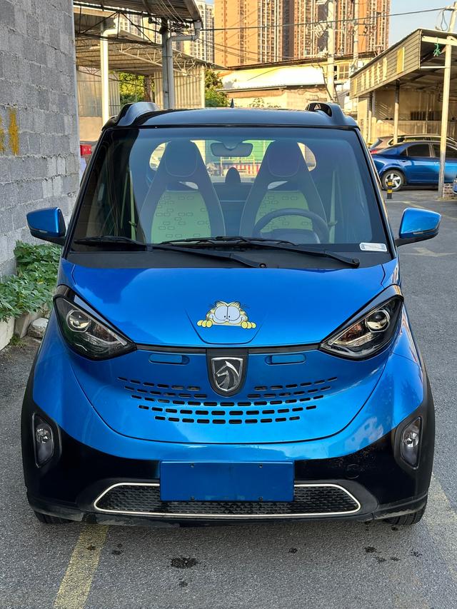 Baojun E100