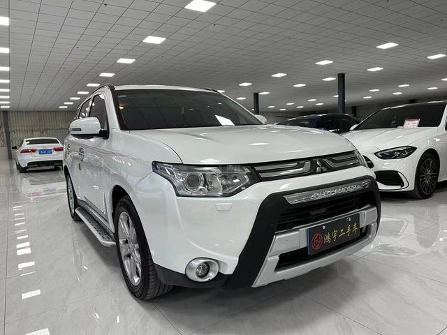 Mitsubishi Outlander (imported)