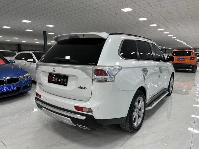 Mitsubishi Outlander (imported)